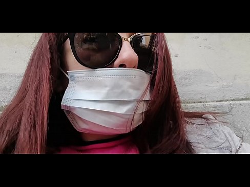❤️ Nicoletta membalas dendam terhadap jirannya dan kencing di garajnya (Kuarantin Itali Covid19 Khas) ❤❌ Video dubur pada kami ❌️❤